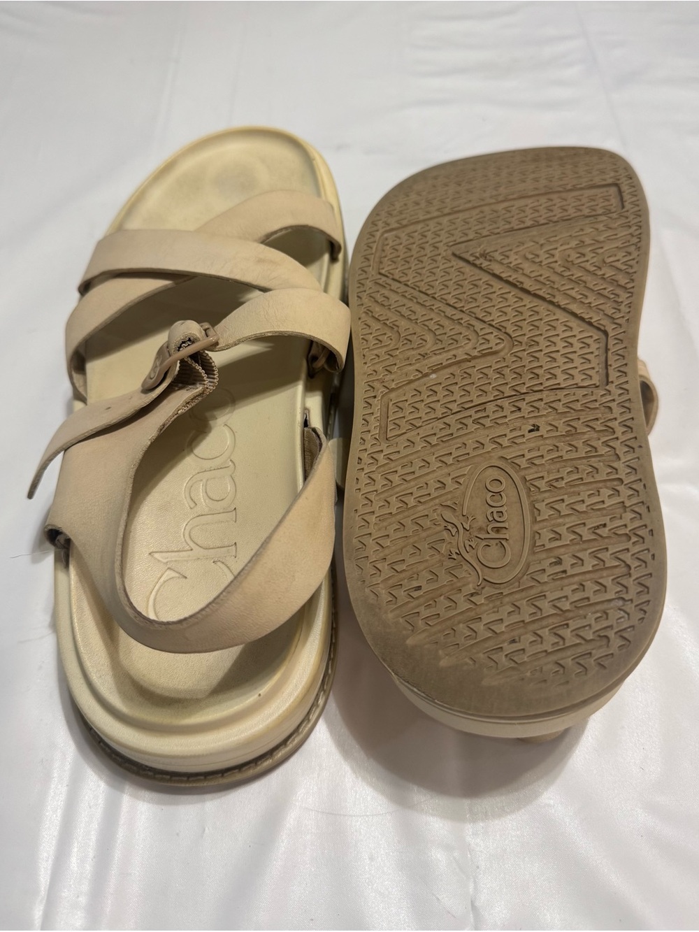Chaco Women's Strappy Leather Sandals in Cream size 8 - Picture 5 of 8
